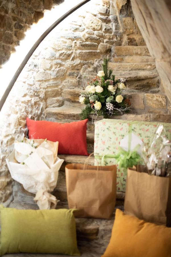 Locanda Moderna Carlambroeus Montevecchia ภายนอก รูปภาพ