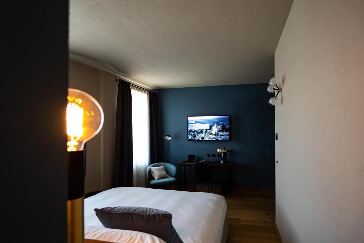 Locanda Moderna Carlambroeus Montevecchia ภายนอก รูปภาพ