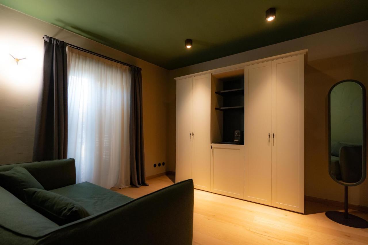 Locanda Moderna Carlambroeus Montevecchia ภายนอก รูปภาพ