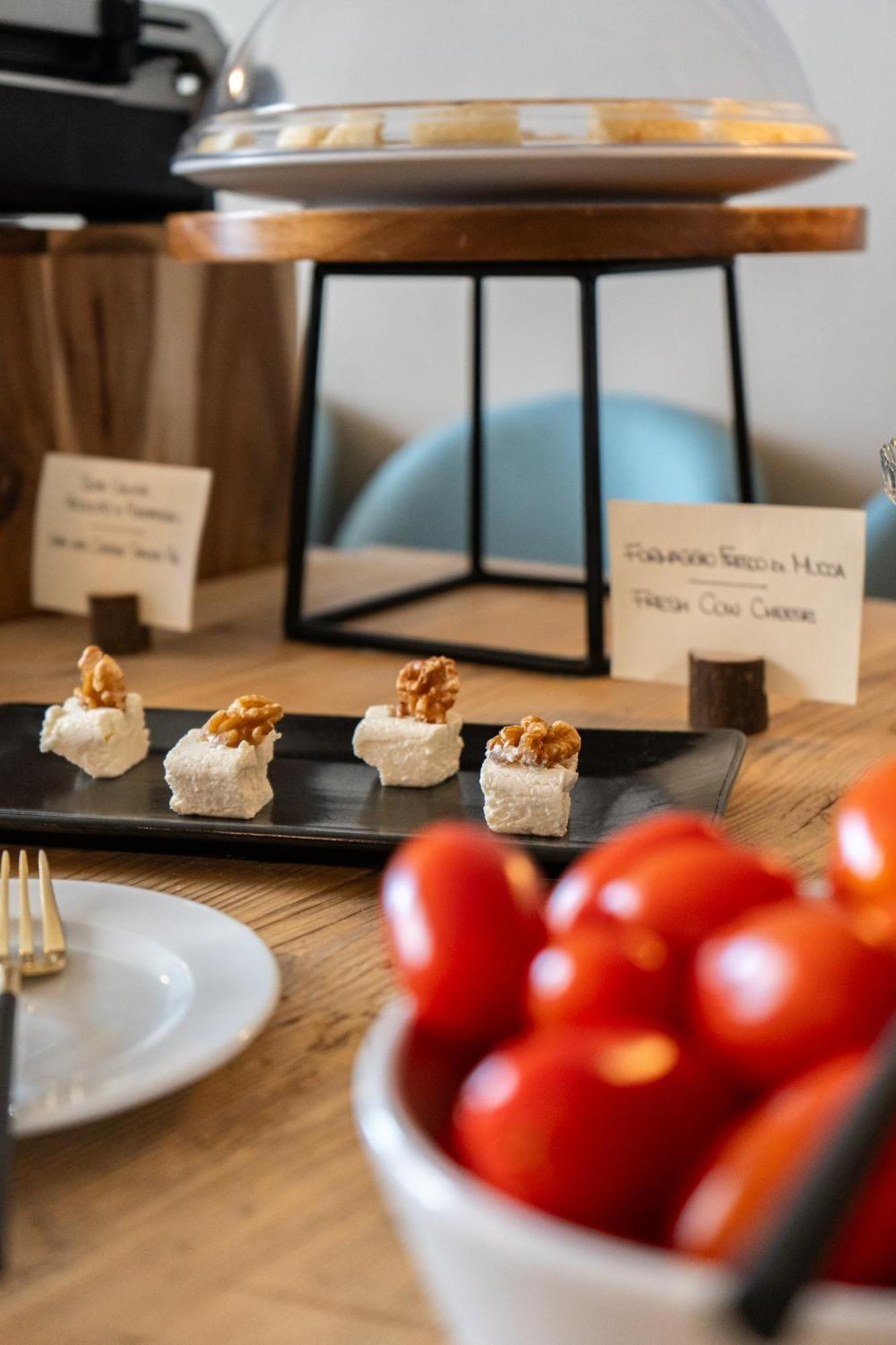 Locanda Moderna Carlambroeus Montevecchia ภายนอก รูปภาพ